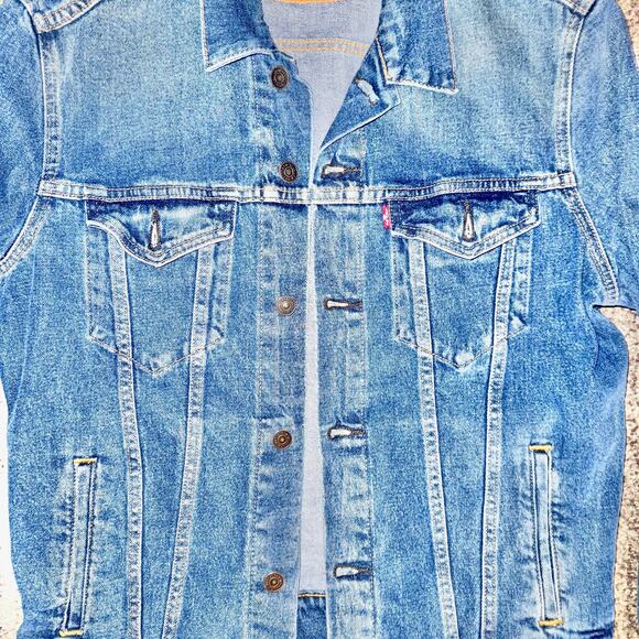 Levi's Levi Strauss Men's Blue Denim Wash Trucker Jacket in Blue Size Medium - Picture 13 of 13